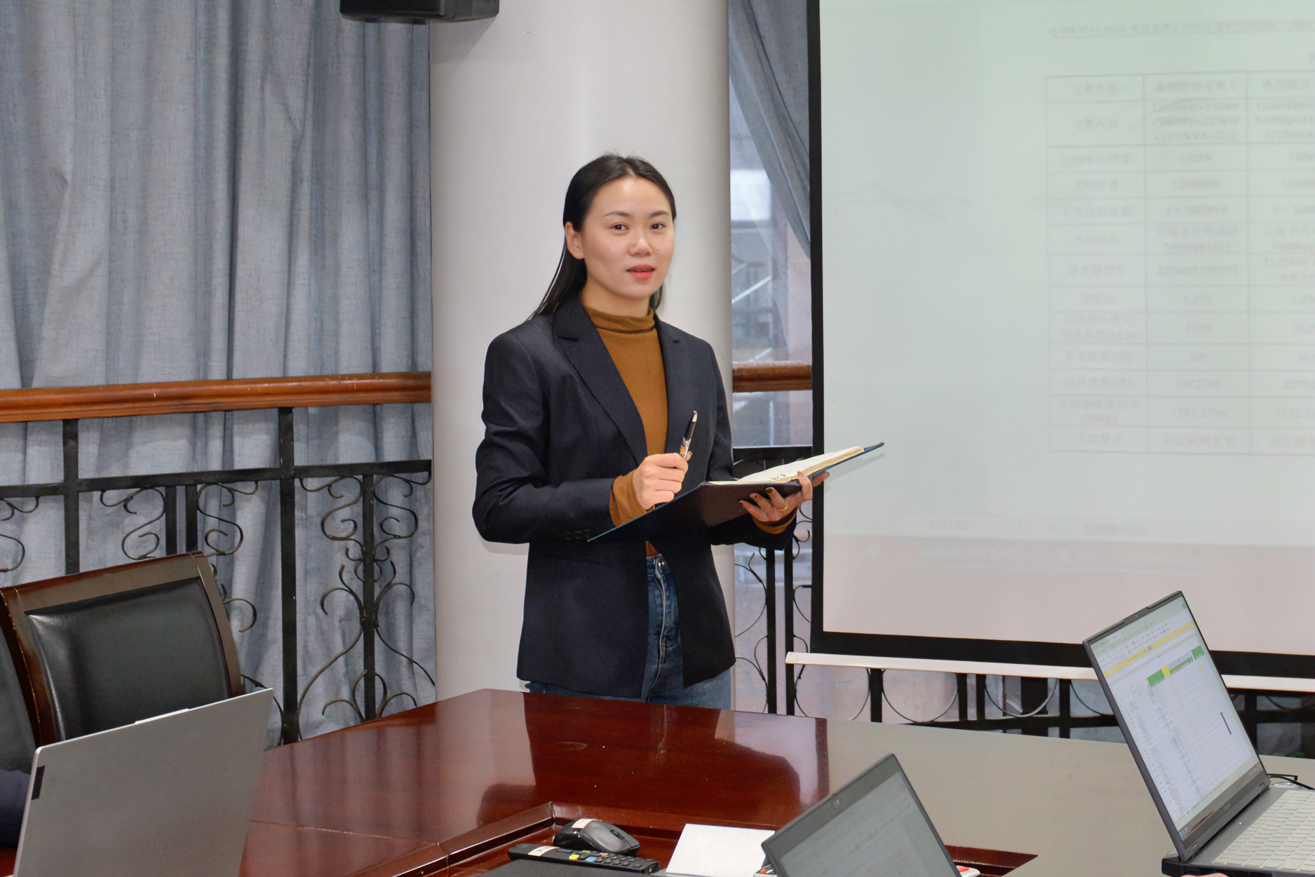 19.郭麗娜,寫最優的事業答卷。.jpg undefined